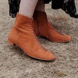 Doen Lace-Up Suede Victoriana Ankle Boots in Rust 38